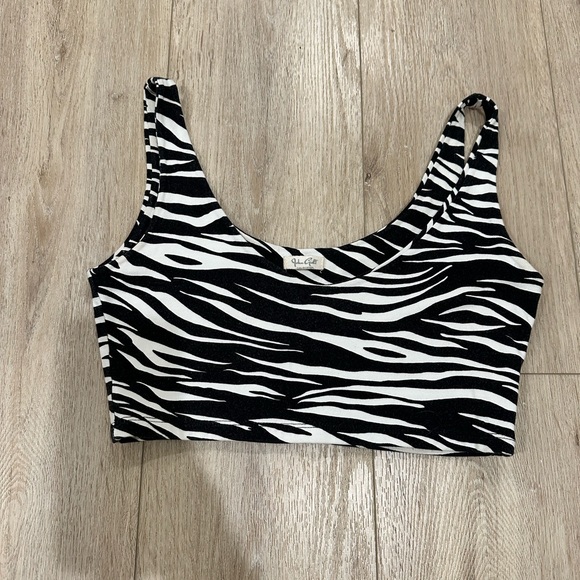 Brandy Melville Tops - BRANDY MELVILLE zebra tank top